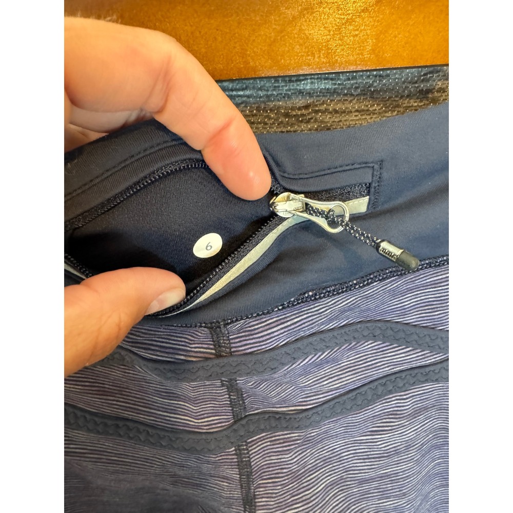 Lululemon Run Inspire Crop II Navy Blue Space Dye Stripe Leggings Womens Size 6 - Picture 3 of 4